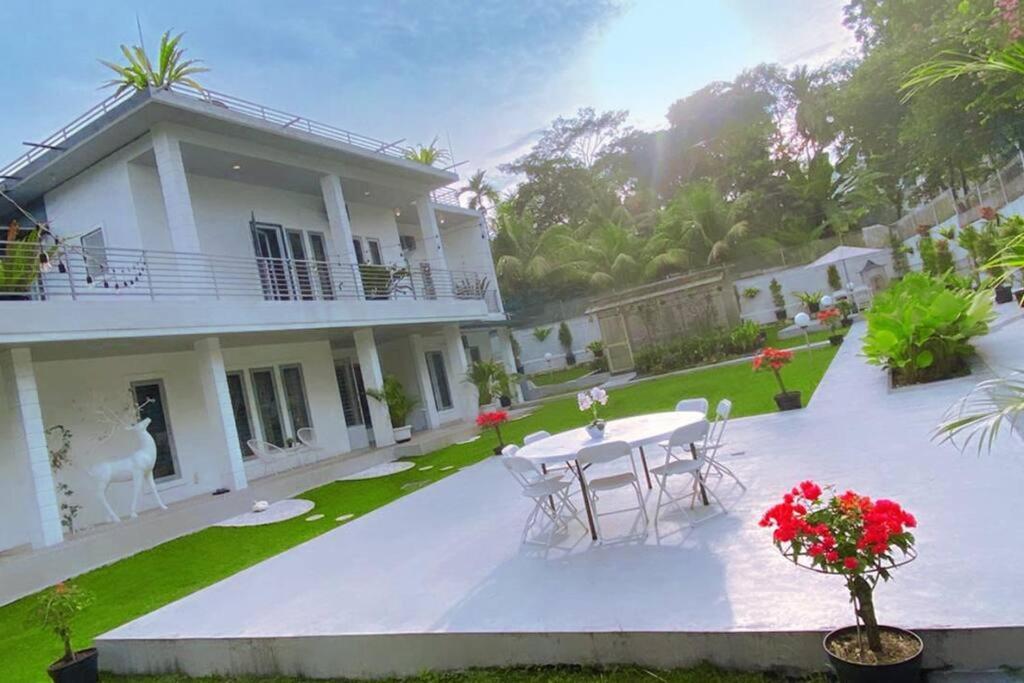 Garden Villa By Villapedia Богор Екстер'єр фото